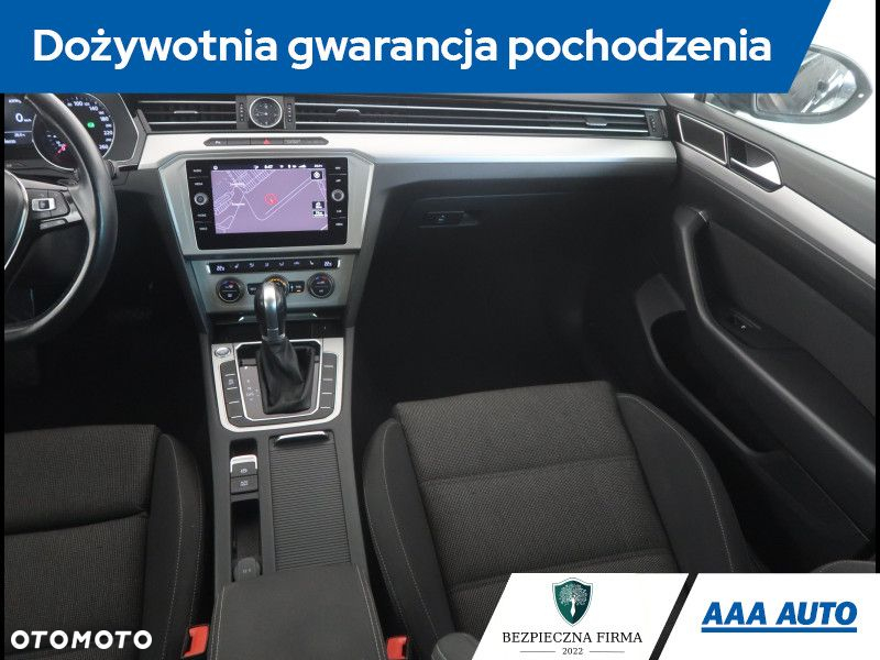 Volkswagen Passat - 9