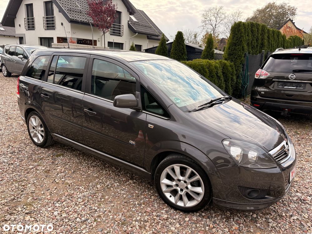 Opel Zafira 1.8 Sport - 11