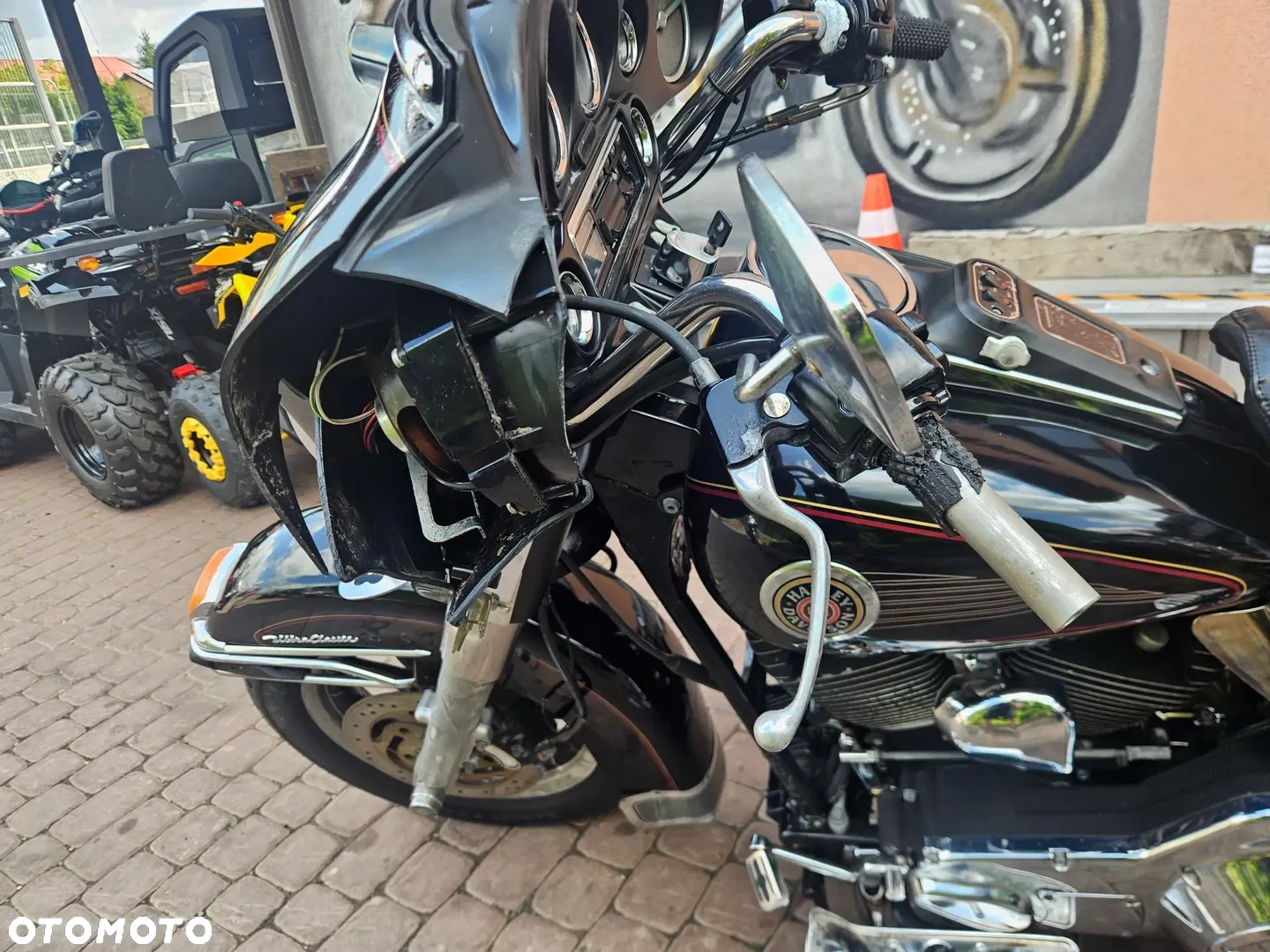 Harley-Davidson FLH Electra Glide - 32