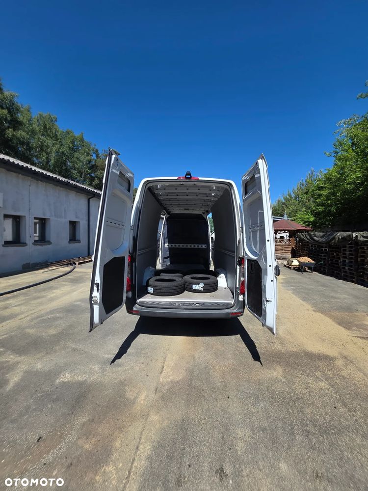 Mercedes-Benz Sprinter - 15