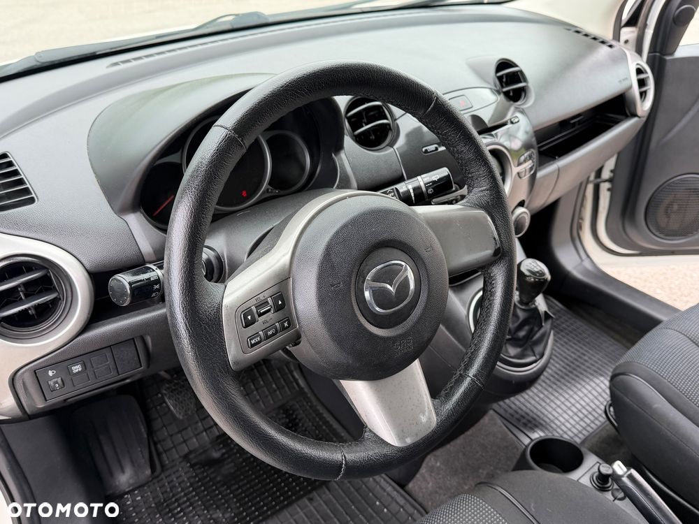 Mazda 2 - 18