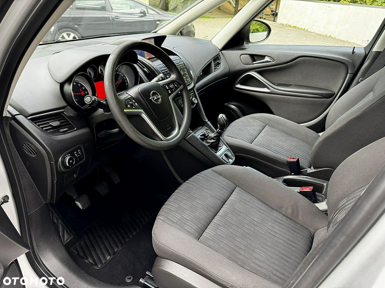 Opel Zafira - 10
