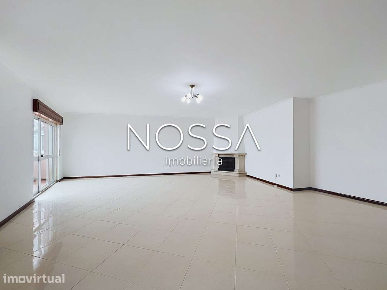 Apartamento T2 com Garagem Box em Fitares com 130m2 - Grande imagem: 2/40