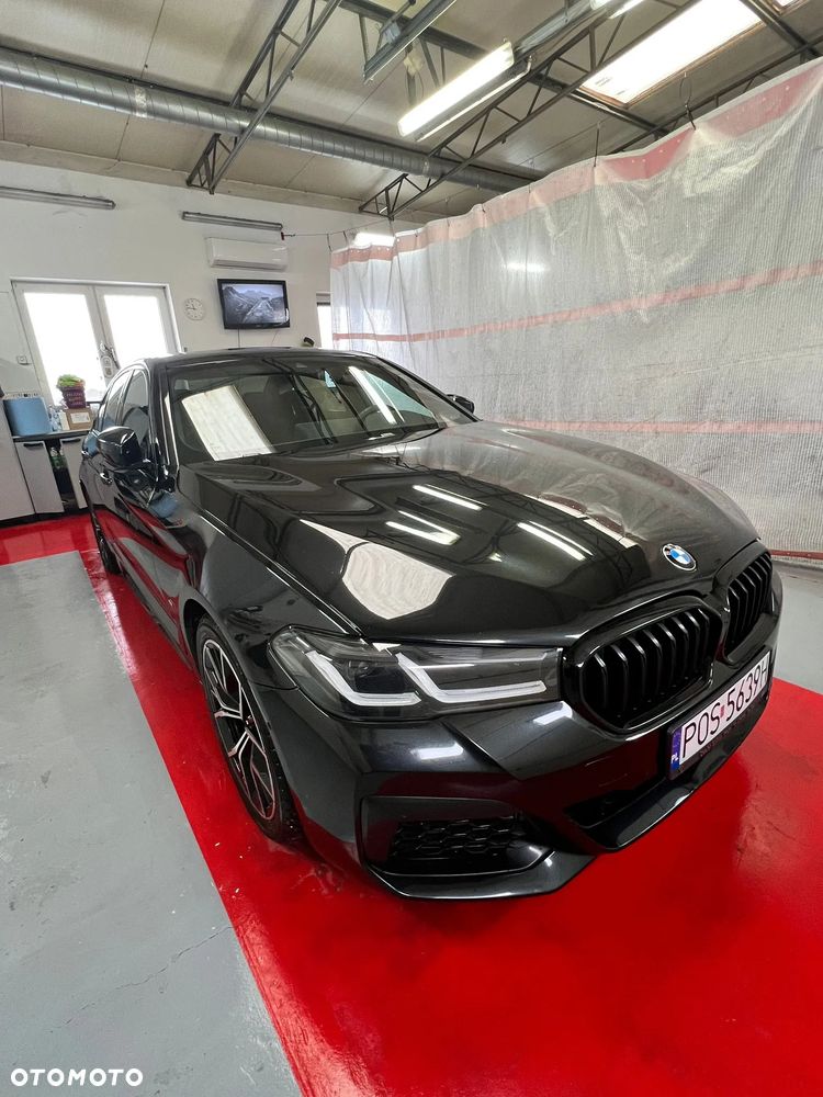 BMW Seria 5 520d xDrive - 4