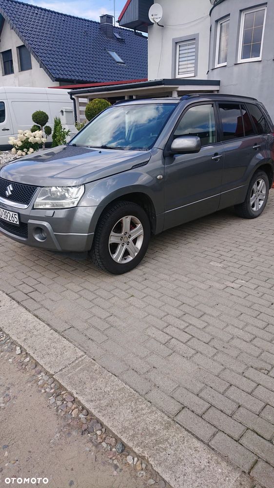 Suzuki Grand Vitara 2.0 Club - 1