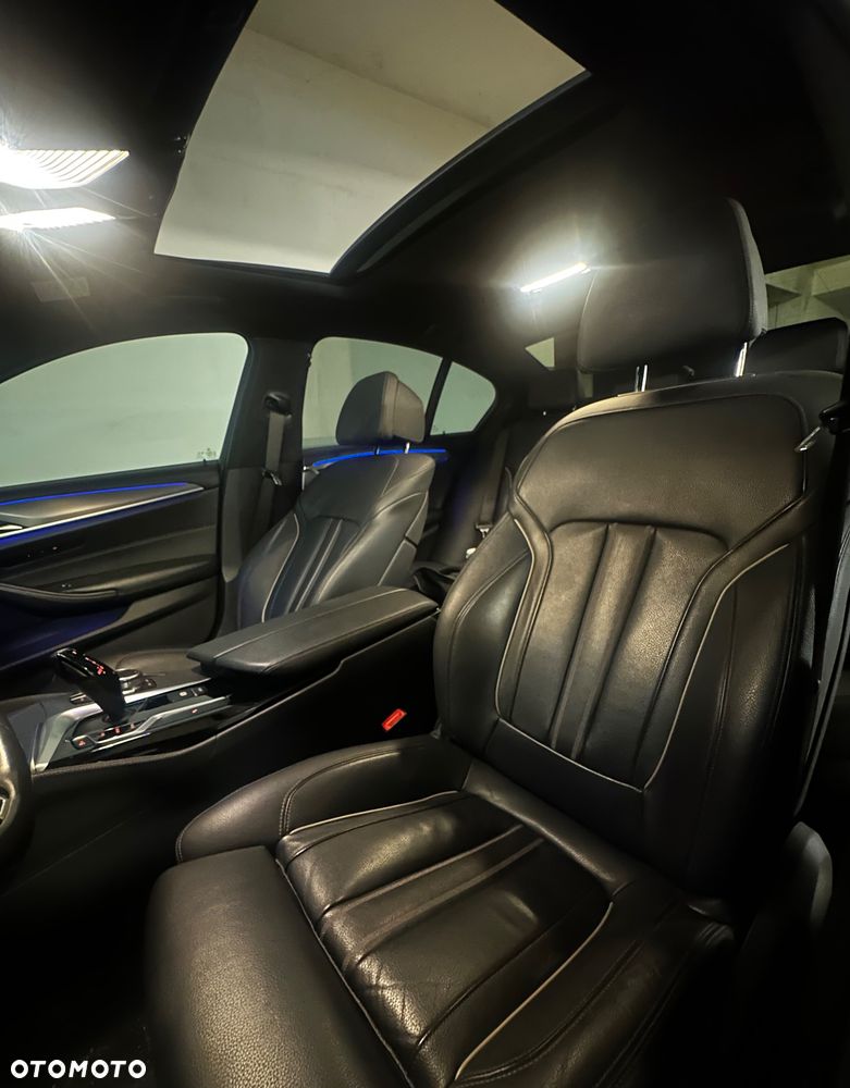 BMW Seria 5 520i M Sport sport - 23