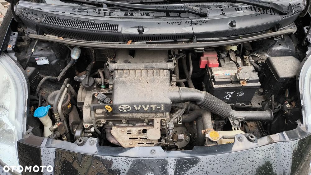 Toyota Yaris 1.3 - 15