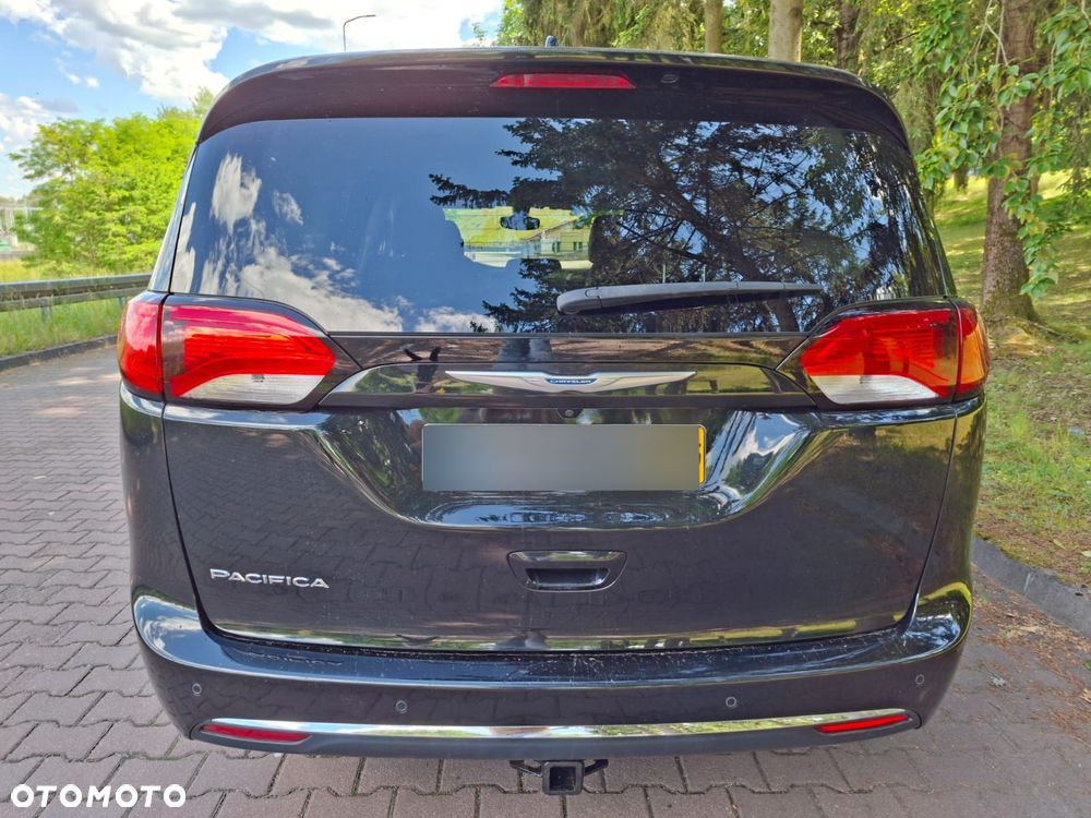 Chrysler Pacifica - 6