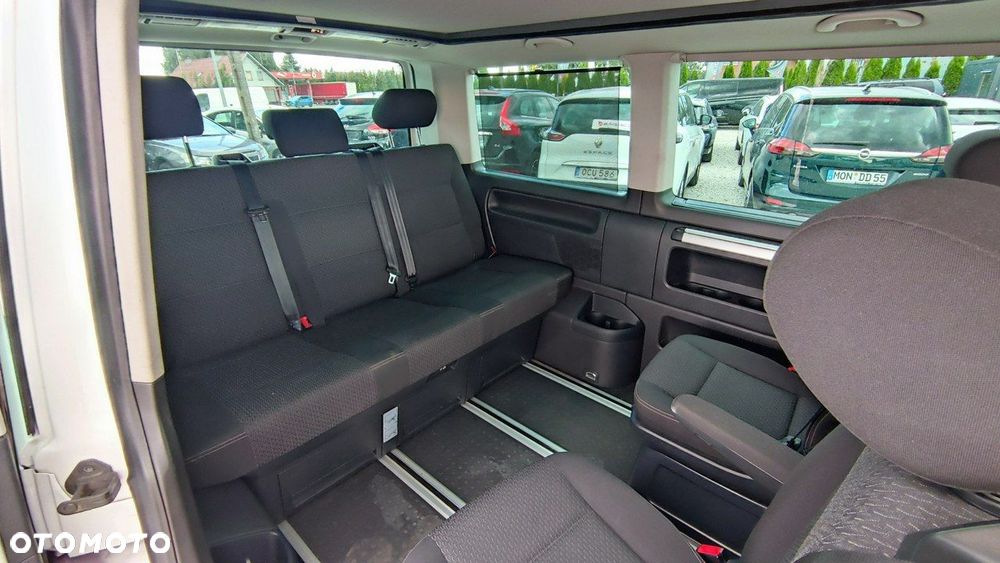 Volkswagen Multivan - 31