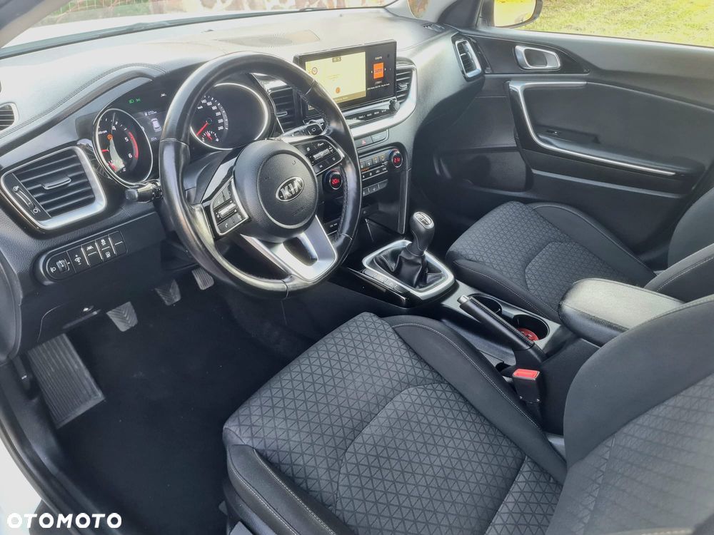Kia Ceed 1.6 CRDi Platinum Edition - 7