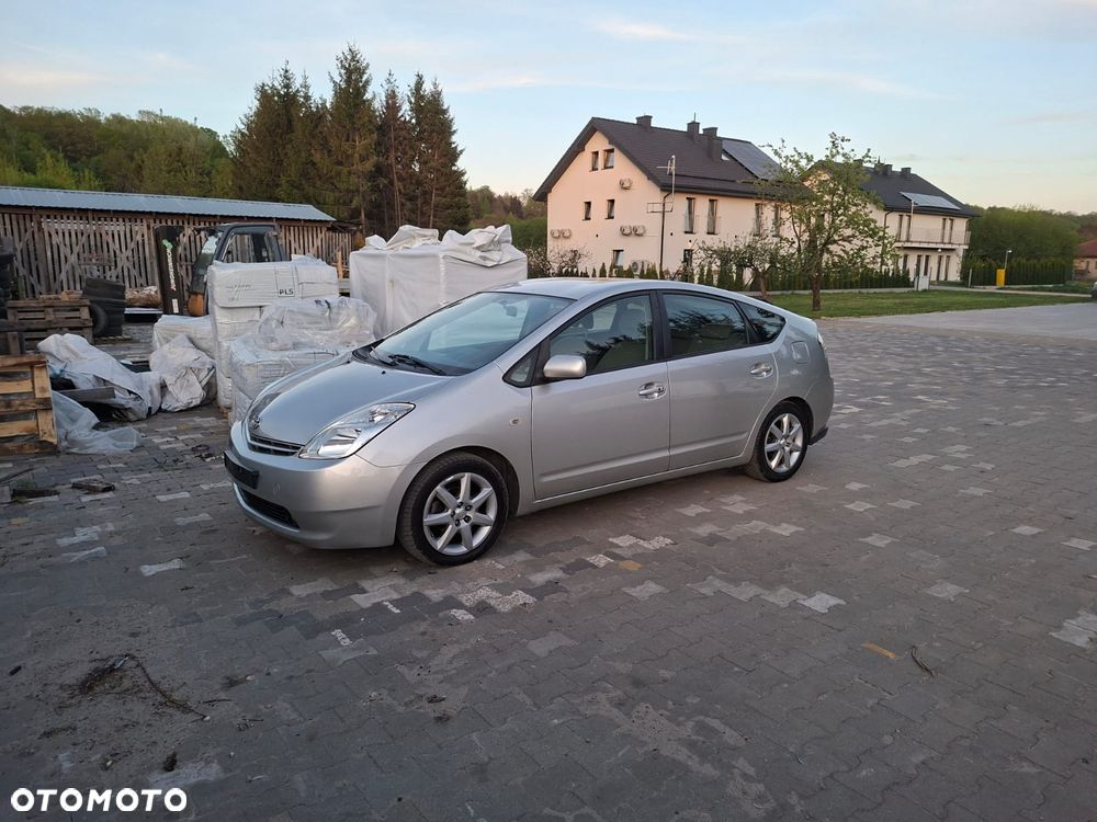 Toyota Prius 1.5 VVT-i Sol - 1