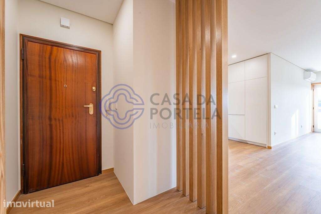 Excelente apartamento T1 + 1 no Centro do Porto Junto ao Mercado do Bo - Grande imagem: 4/16