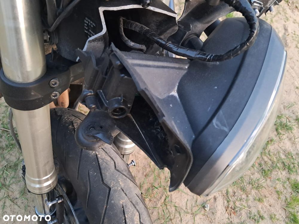 Triumph Street Triple - 19