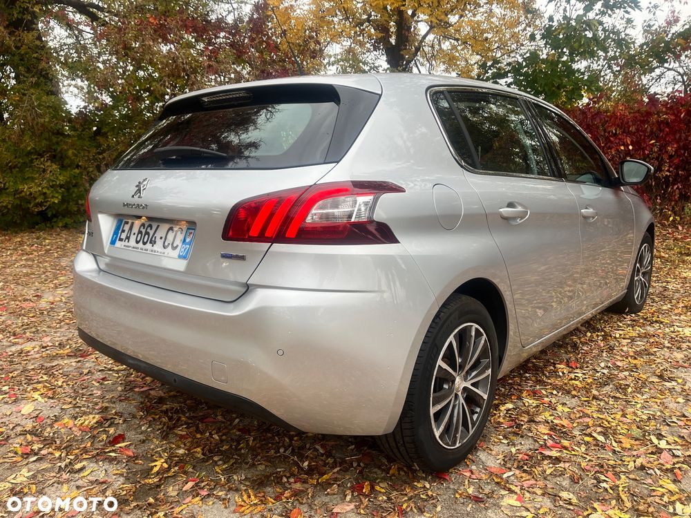 Peugeot 308 1.2 PureTech Allure S&S - 6