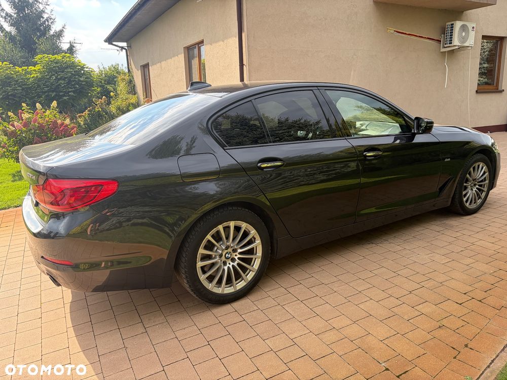 BMW Seria 5 530d xDrive Sport Line sport - 16