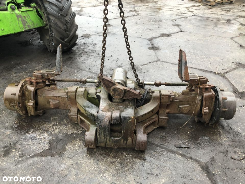 Claas Axion 840  Zwolnica Przednia - 2