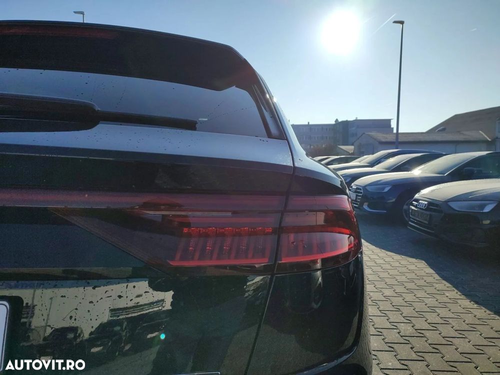 Audi Q8 - 8