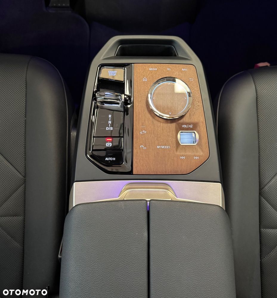 BMW iX xDrive40 76.6kWh - 15