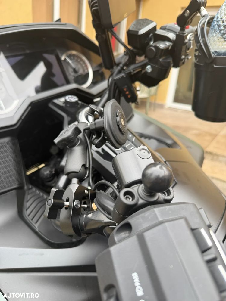 Honda GL 1800 Gold Wing - 27