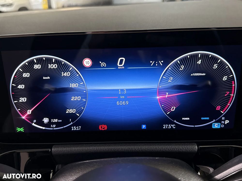 Mercedes-Benz GLA - 11