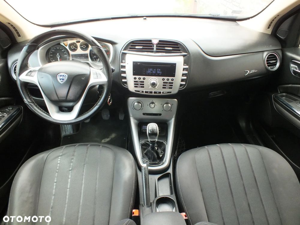 Lancia Delta - 11