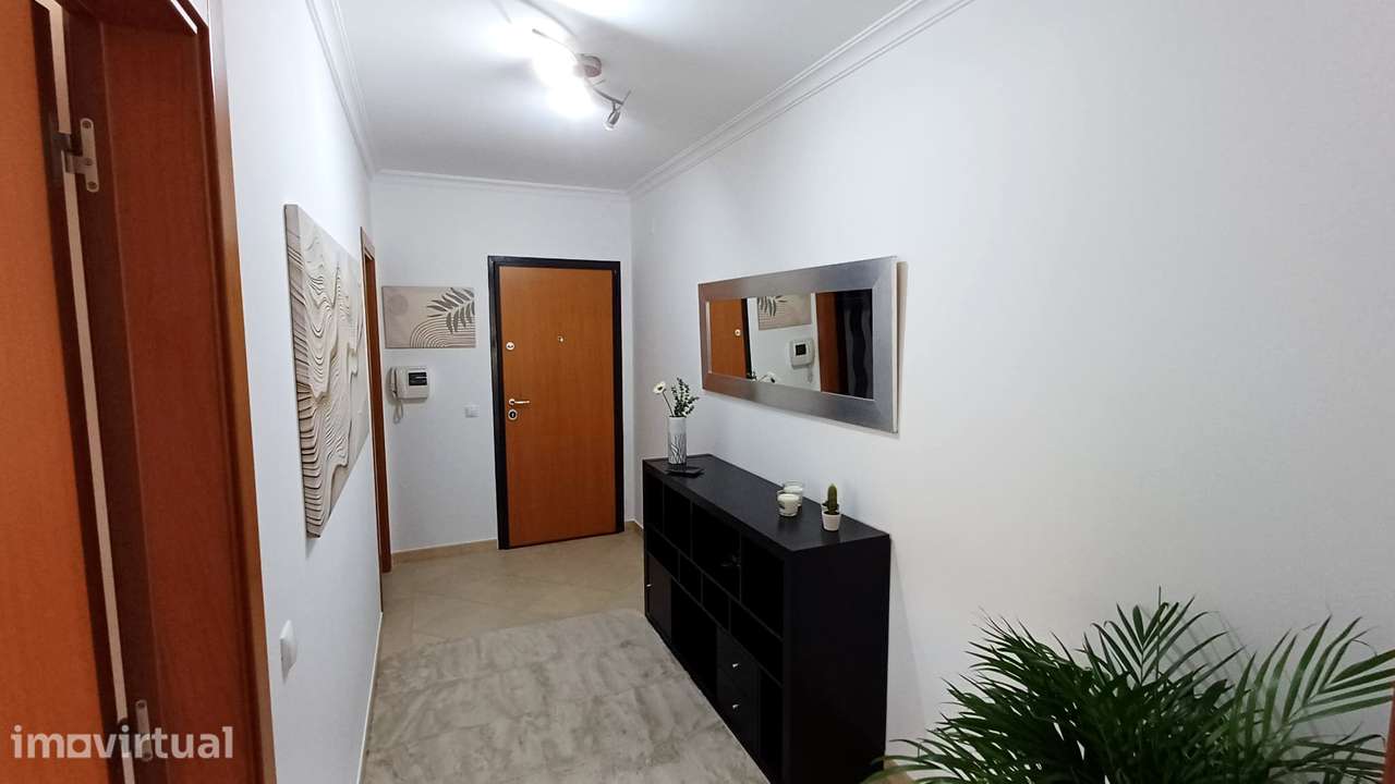 T2 em condomínio fechado com piscina e garagem | Carregado - Grande imagem: 4/25