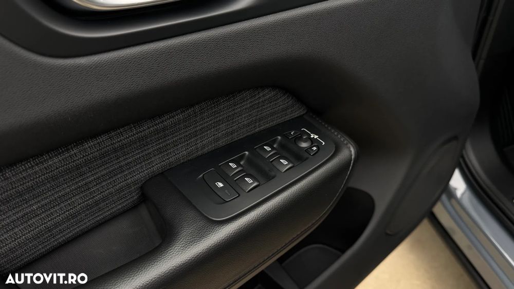 Volvo XC 60 T6 AWD Recharge Geartronic Inscription Expression - 19