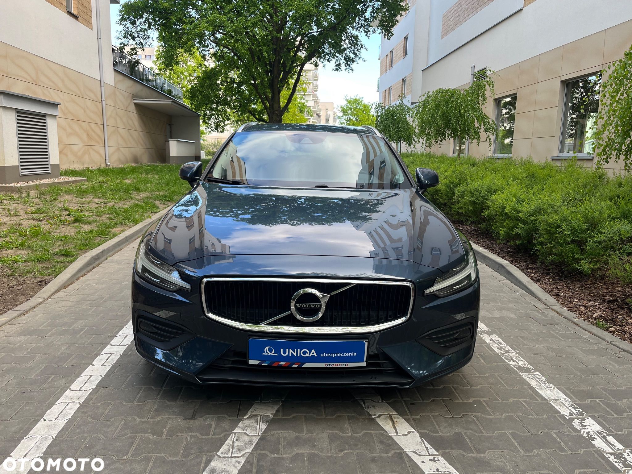 Volvo V60 D3 Momentum Pro - 1