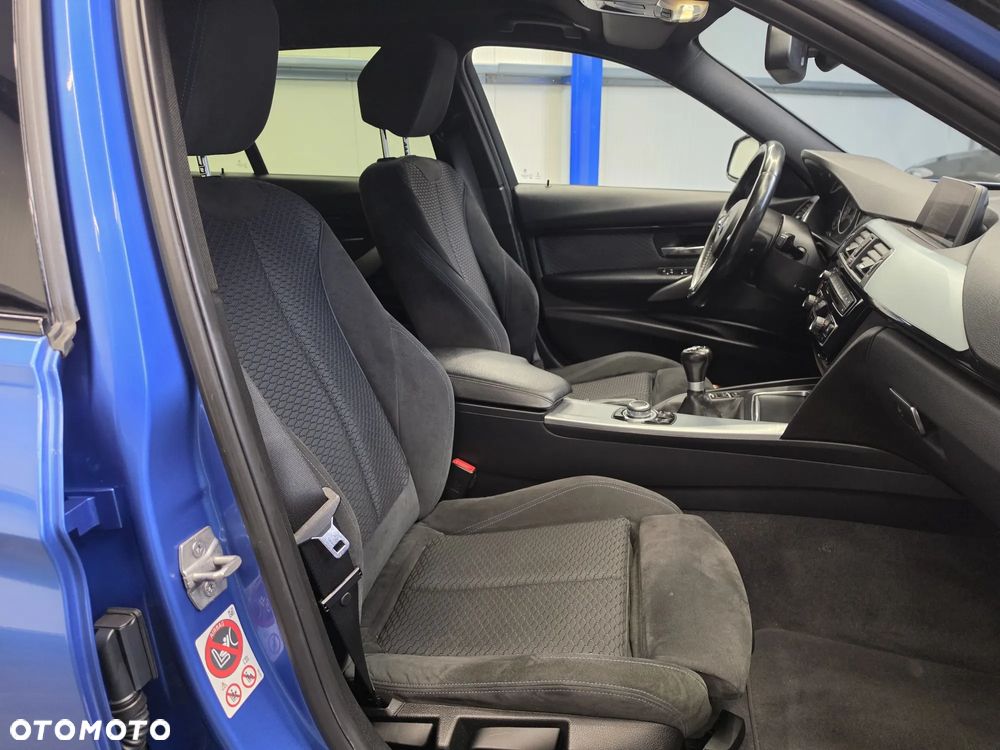 BMW Seria 3 320d Edition M Sport Shadow - 32