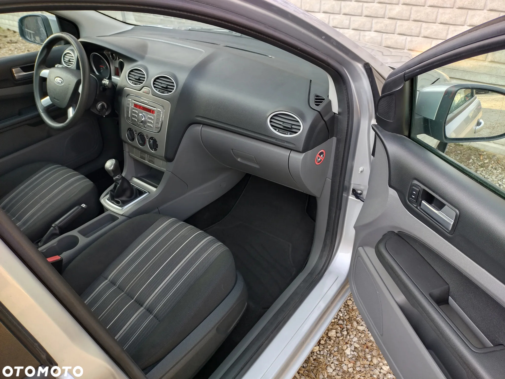 Ford Focus 1.6 16V Ambiente - 11