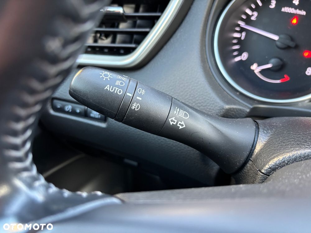 Nissan Qashqai 1.3 DIG-T N-Connecta EU6d - 25