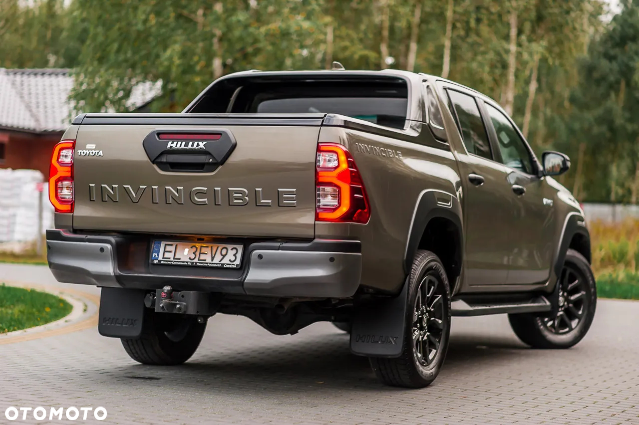 Toyota Hilux 2.8 D-4D Double Cab Invincible Sport 4x4 - 18