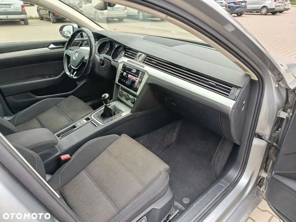 Volkswagen Passat Variant 1.6 TDI (BlueMotion Technology) Comfortline - 6