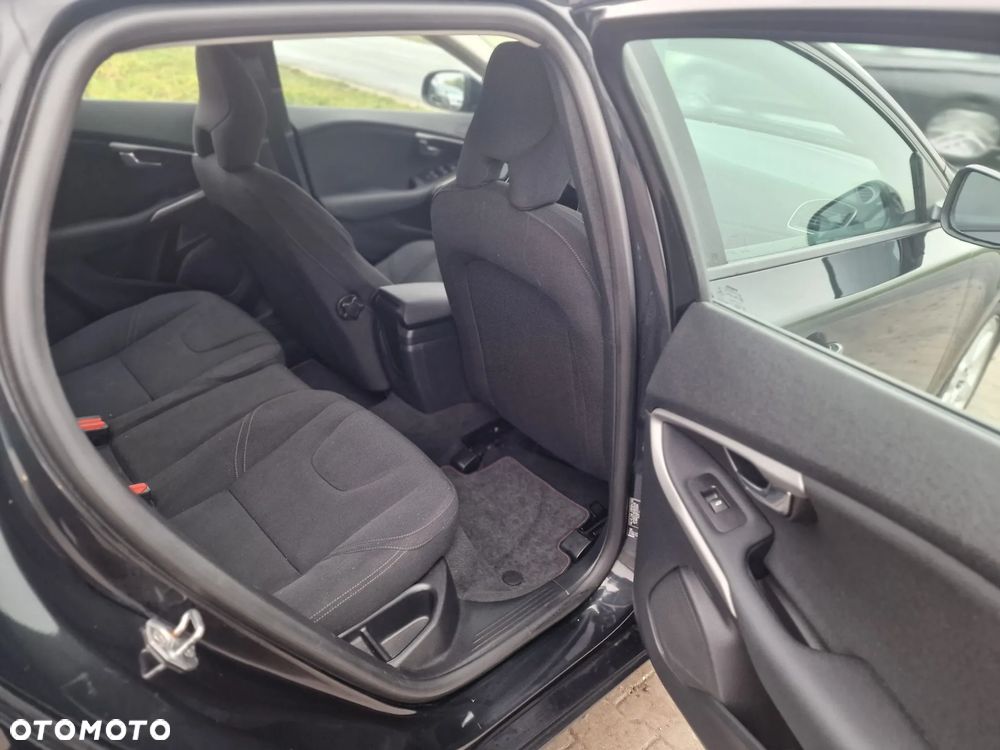Volvo V40 D3 Geartronic Momentum - 25