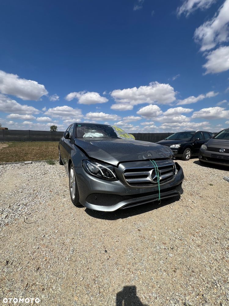 Mercedes-Benz Klasa E 400 4-Matic 9G-TRONIC - 6