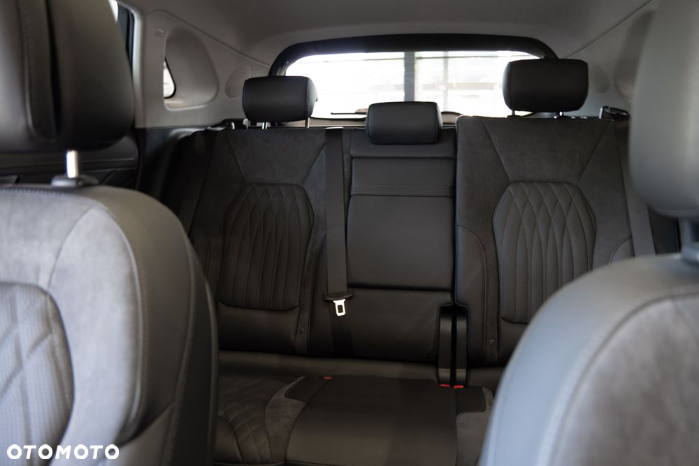Hongqi HS5 2.0T Flagship AWD - 23