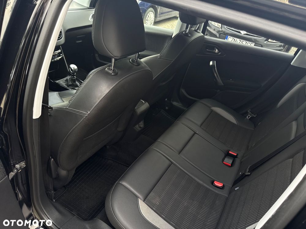Peugeot 2008 1.6 BlueHDi Allure - 10