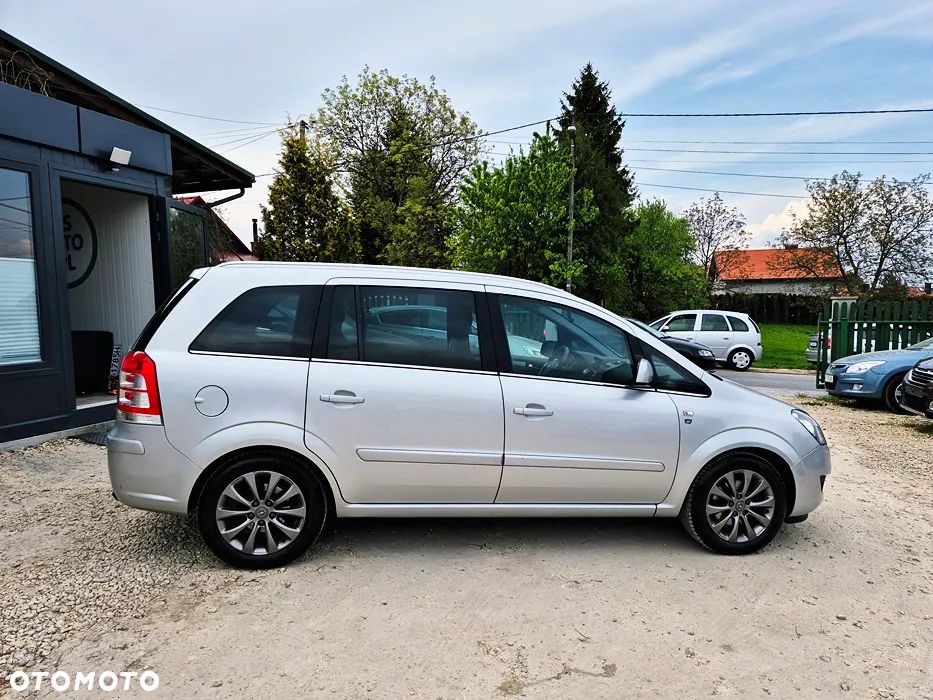 Opel Zafira 1.8 Family Plus - 10