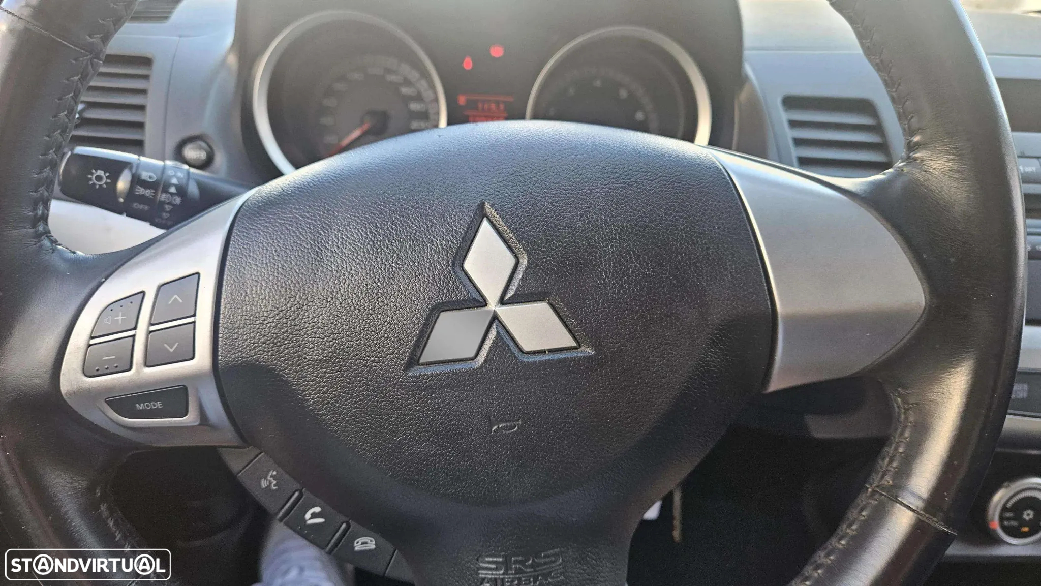Mitsubishi Lancer 1.5 Invite - 19