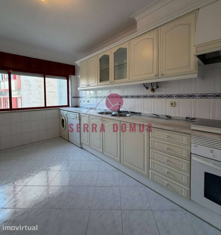 Apartamento T2 com parqueamento - Cavaleira - Grande imagem: 4/13