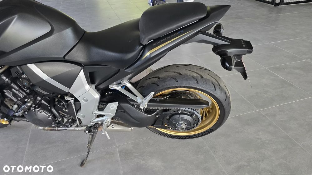 Honda CB - 10