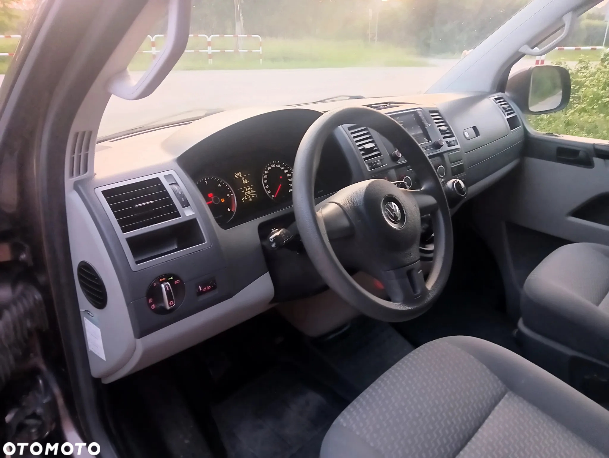 Volkswagen Transporter Caravelle Kurz Comfortline - 10