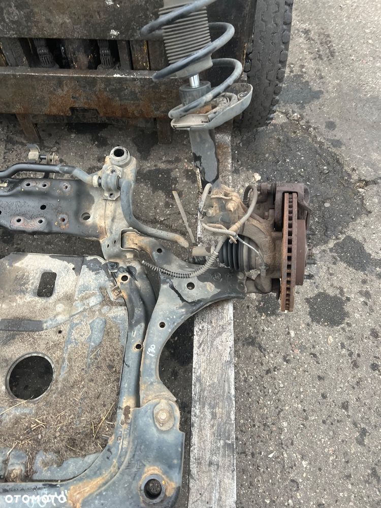 Hyundai i30  sanki wózek kołyska zwrotnica Piasta zaciski tarcza mcpherson amortyzator amor sprężyna - 2