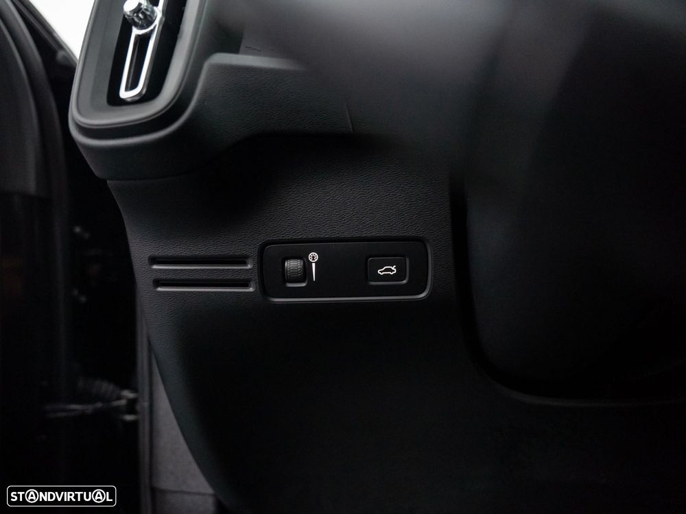 Volvo XC 40 1.5 T2 Momentum Core - 17