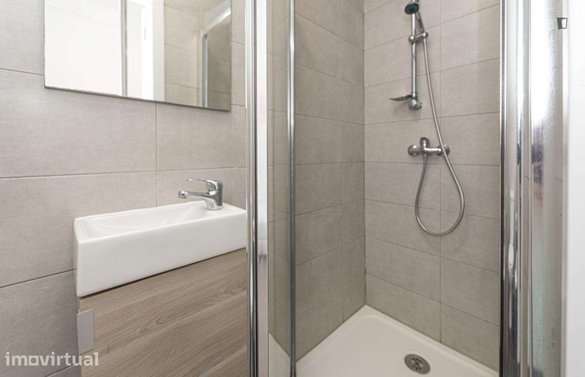 Quarto - localizado em Alameda Lisbon - Grande imagem: 4/19