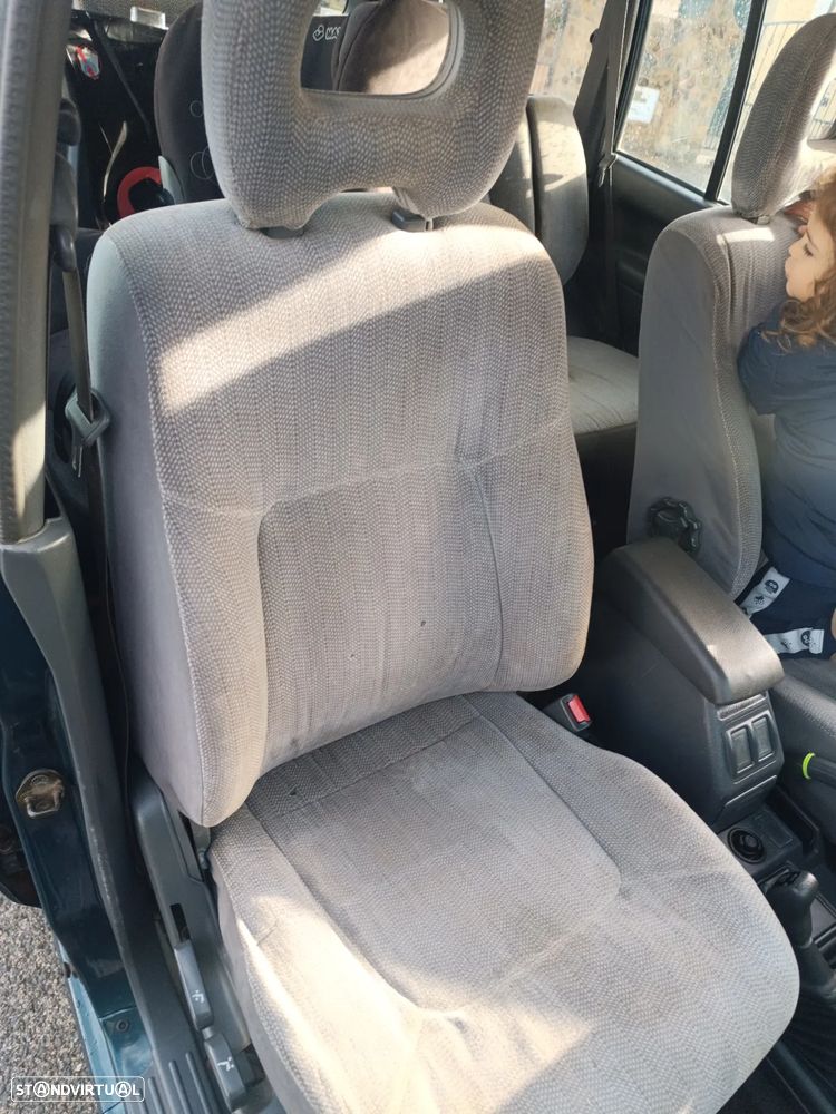 Mitsubishi Pajero 2.8 TD GLS Longo - 24