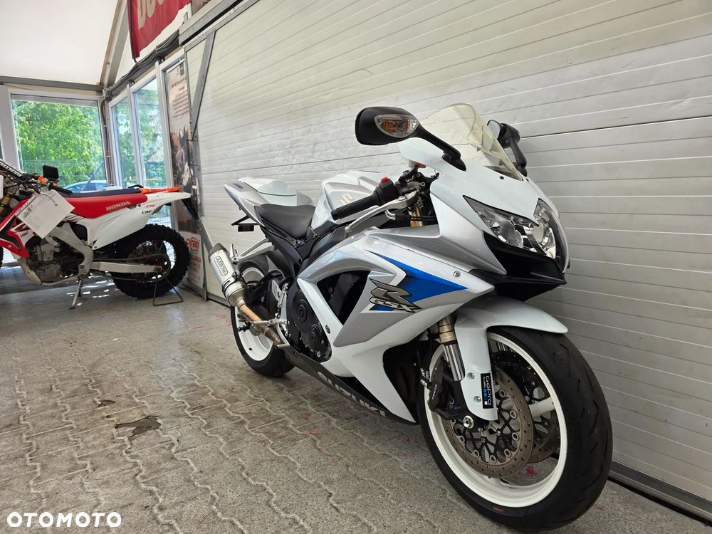 Suzuki GSX-R - 10