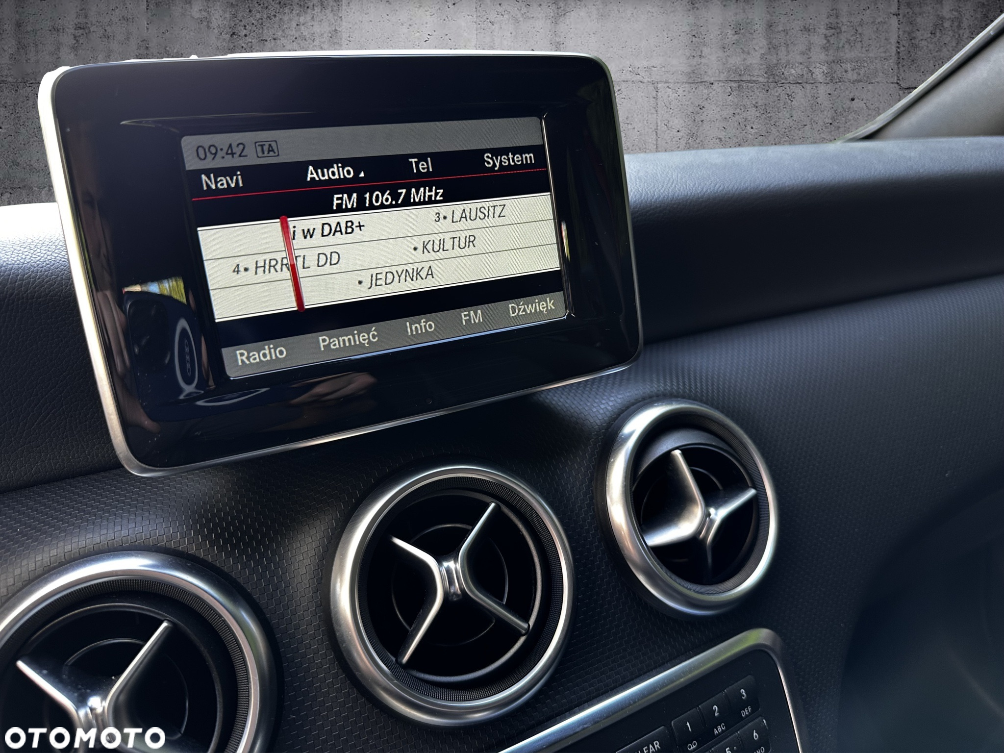 Mercedes-Benz Klasa A 180 (BlueEFFICIENCY) Urban - 19