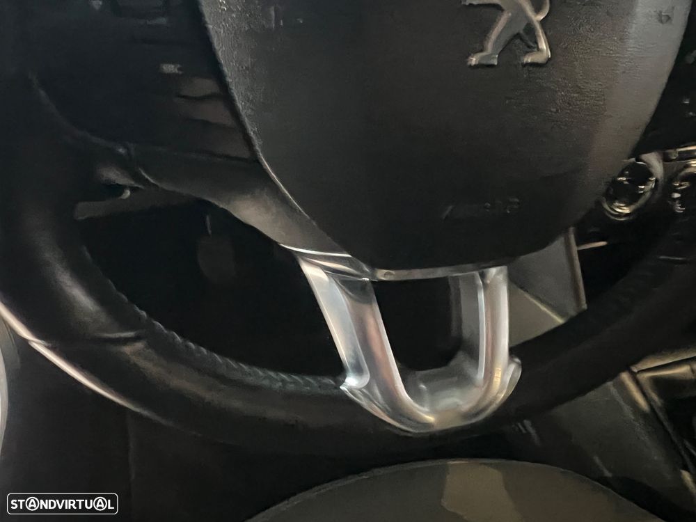 Peugeot 208 1.2 PureTech Style - 29