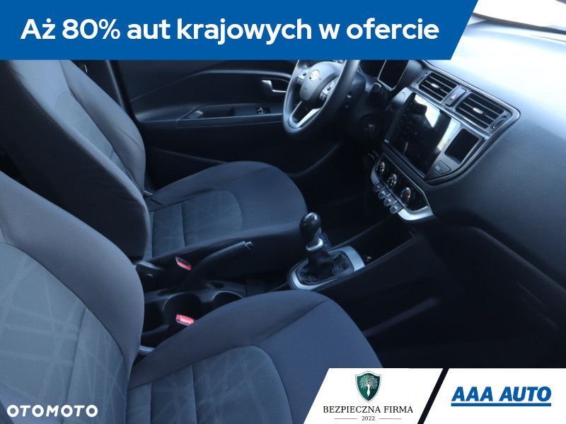 Kia Rio - 11